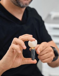 Services_Dental-Implants.jpg