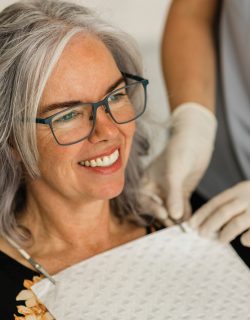 Services_Teeth-Whitening.jpg